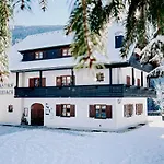 Apartamento Gasthof Arriach Früstuck Pension *