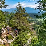 Arriach Apartments דירה *