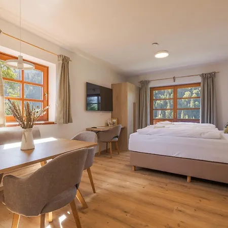 Apartament Arriach Apartments *